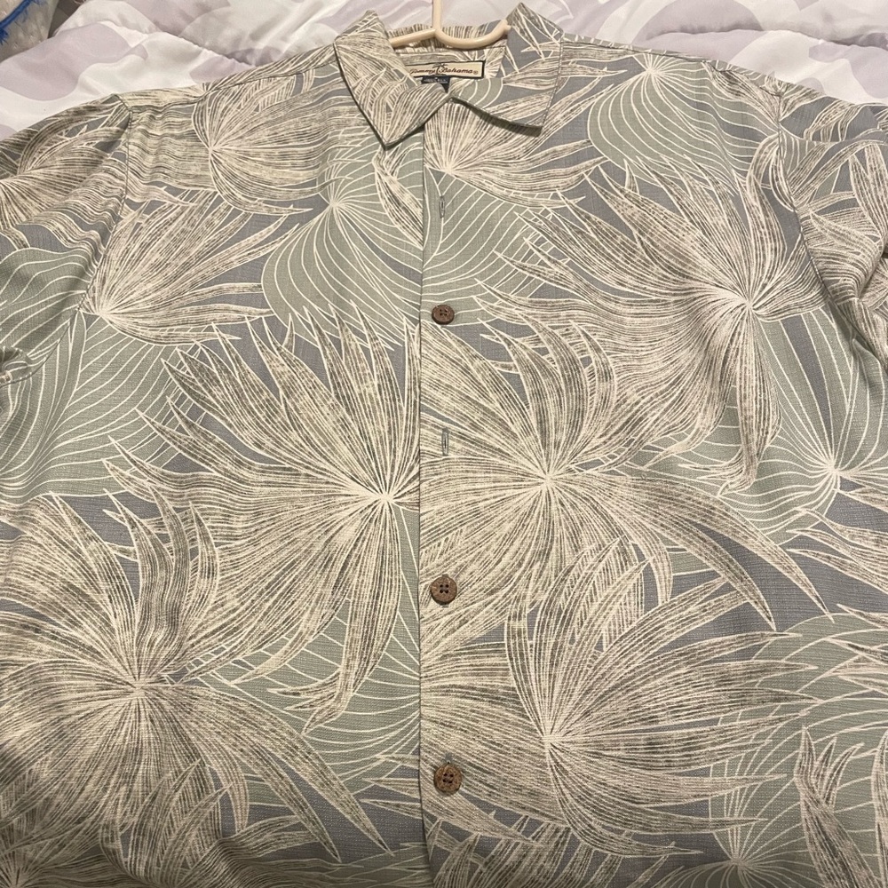 Tommy Bahama Mens shirt